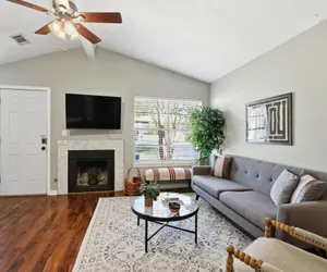 Photo 2 - Howdy Hang Out - Cozy, Cute and Comfortable House!