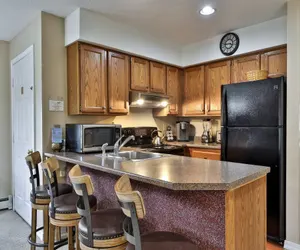 Photo 2 - Pico Mountain Condo F106 (Pico Mountain Getaway)