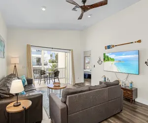 Photo 2 - 241 Miramar - Palm Island