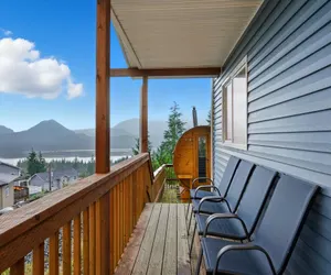 Photo 2 - Cozy 3BR Alaska Retreat with Private Sauna