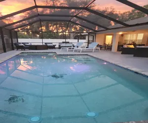 Photo 2 - Spacious 4BR Retreat with Heated Pool & Spa