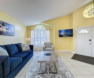 Photo 4 - Beautiful 4 Bed Vacation Pool Home Near Disney