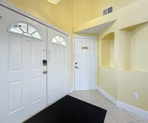 Photo 3 - Beautiful 4 Bed Vacation Pool Home Near Disney