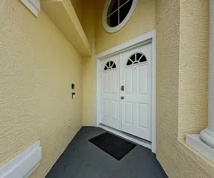 Photo 2 - Beautiful 4 Bed Vacation Pool Home Near Disney