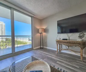 Photo 4 - 507 South Hampton