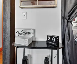 Photo 4 - Beautiful 'Rose Themed' Loft 2 mins from Downtown Detroit