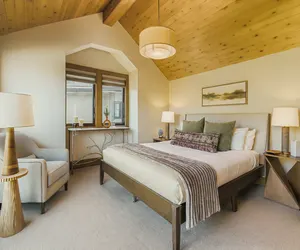 Photo 5 - King Road Luxury Lodge, Private Hottub, Game Room, Media Room 45