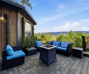 Photo 5 - Alexander Valley Lodge with Pool & Hot tub