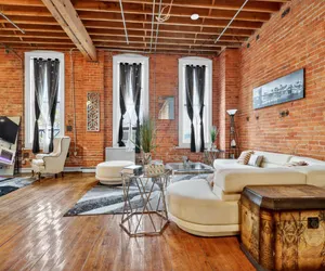 Photo 2 - Huge 'MAN CAVE' 2 mins from Downtown Detroit