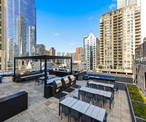 Photo 3 - 2bd River North Million Dollar Views! Parking Incl