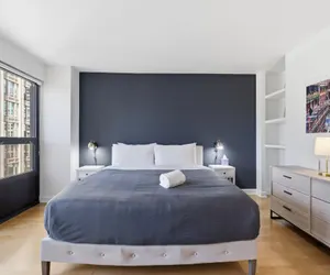 Photo 2 - 2bd River North Million Dollar Views! Parking Incl