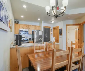 Photo 5 - Tucker Mountain 2 Bedroom Condo #401