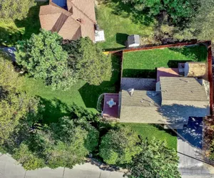 Photo 2 - 853P Lakeside Beach