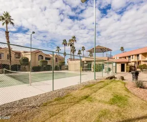 Photo 4 - Lakeshore Village Oasis