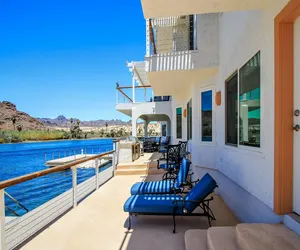 Photo 5 - MEGA Dock House on the Strip