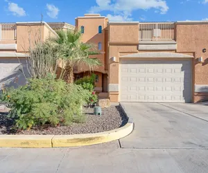 Photo 2 - Spectacular Kearsage Townhome