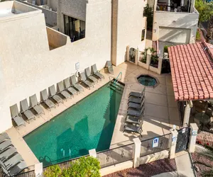 Photo 4 - Sweet Town home on the Island