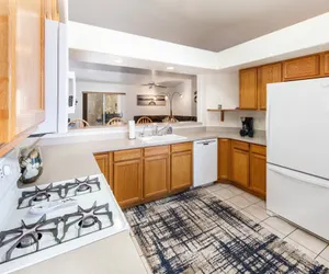 Photo 4 - Breezing Southwind, boat garage