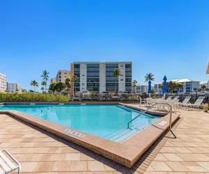 Photo 4 - Estero Island Yacht & Racquet Club 224