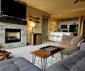 Photo 3 - Schweitzer PM: White Pine 410 Luxury 2BD