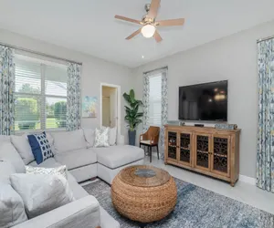 Photo 2 - Championsgate Resort 6 Bedroom Private Pool Home