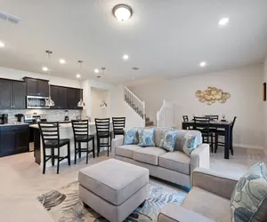 Photo 4 - Windsor Cay Resort 5 Bedroom Townhome with Pool