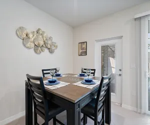 Photo 3 - Windsor Cay Resort 5 Bedroom Townhome with Pool