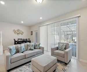 Photo 5 - Windsor Cay Resort 5 Bedroom Townhome with Pool