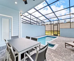 Photo 3 - Windsor Island Resort 5 Bedroom Private Pool Townhome