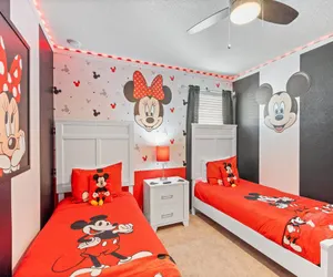 Photo 4 - Windsor Island Resort 10 Bedroom Themed Private Home with Pool+Spa & Resort Amenity Access