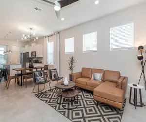 Photo 4 - Windsor Island Resort  5 Bedroom East Facing Pool