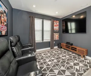 Photo 2 - Windsor Island Resort  5 Bedroom East Facing Pool