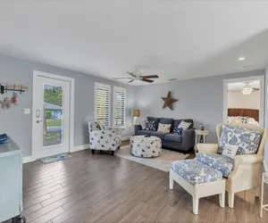 Photo 4 - Englewood 2 Bedroom Canalfront Pool Cottage