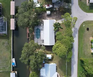 Photo 5 - Englewood 2 Bedroom Canalfront Pool Cottage