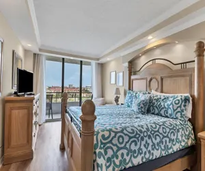 Photo 5 - Anchorage Resort 3 bedroom Luxury Condo w Balcony, Pool Table, Near Beach