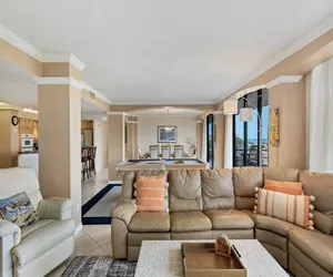 Photo 4 - Anchorage Resort 3 bedroom Luxury Condo w Balcony, Pool Table, Near Beach