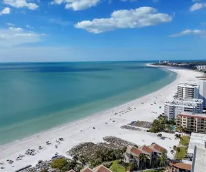 Photo 4 - Anchorage Resort 8th Floor Condo in Siesta Key with Resort Amenities and Private Beach Access!