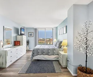 Photo 2 - Anchorage Resort 8th Floor Condo in Siesta Key with Resort Amenities and Private Beach Access!