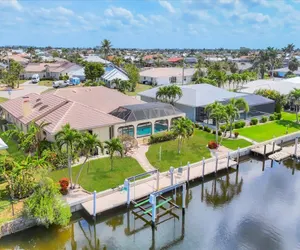 Photo 5 - Punta Gorda Isles 3-Bedroom Canal-front Pool Home with Dock