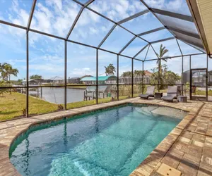 Photo 2 - South Gulf Cove 3 Bedroom Canal Pool Home