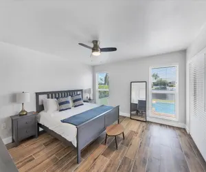 Photo 2 - Punta Gorda Isles 2-Bedroom Private Pool Home on Canal with Dock