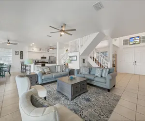 Photo 5 - Port Charlotte 4 Bedroom Pool Vacation Home on Canal