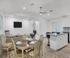 Photo 5 - Downtown Sarasota Private Vacation Home - Minutes to Beaches, Beautiful Backyard, and Pet-Friendly!