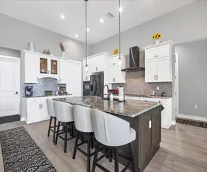 Photo 4 - House on the Harbor Private Pool+Spa on Canal