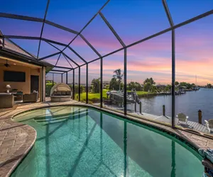 Photo 5 - House on the Harbor Private Pool+Spa on Canal