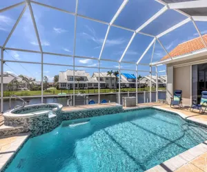 Photo 2 - Waterfront Punta Gorda Isles 3 Bedroom pool hot tub, dock, bikes office
