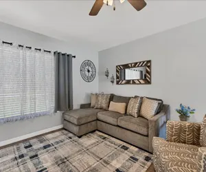 Photo 4 - Port Charlotte 2 Bedroom Private Pool Dog Friendly Home