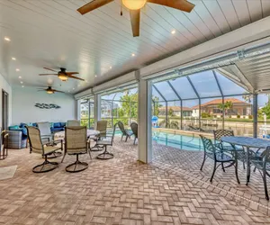 Photo 2 - Punta Gorda Isles 3-Bedroom Canal-front Pool Home with Dock
