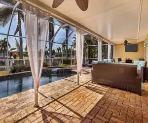 Photo 5 - Punta Gorda Isles 3 Bedroom Private Pool+Spa Home on Canal