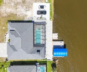 Photo 5 - South Gulf Cove 3 Bedroom Pool + Spa on Canal Private Home